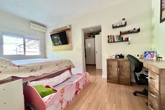 Quarto de casa à venda com 3 quartos, 110m² em São José, Canoas
