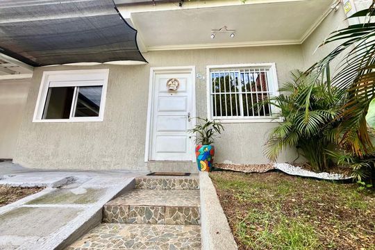 Área Externa de casa à venda com 3 quartos, 110m² em São José, Canoas
