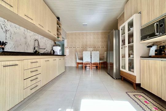 Cozinha de casa à venda com 3 quartos, 110m² em São José, Canoas