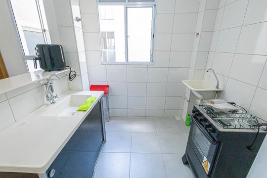 cozinha de apartamento para alugar com 2 quartos, 50m² em Juliana, Belo Horizonte