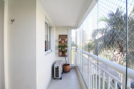 Varanda Gourmet de apartamento à venda com 2 quartos, 69m² em Vila Andrade, São Paulo