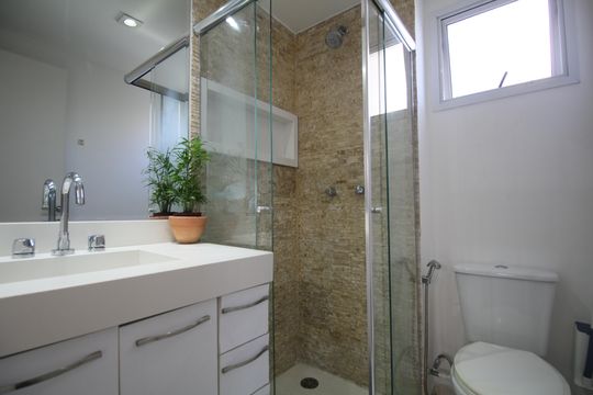 Banheiro da Suíte de apartamento à venda com 2 quartos, 69m² em Vila Andrade, São Paulo