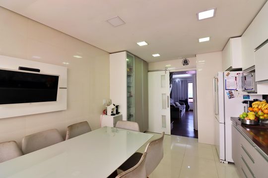 Cozinha  de casa de condomínio à venda com 3 quartos, 120m² em Demarchi, São Bernardo do Campo