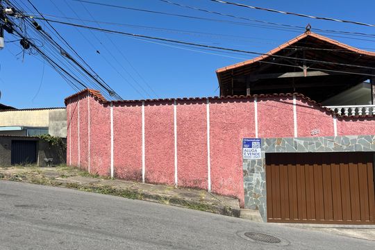 Casa para alugar com 4 quartos, 400m² em Aparecida, Belo Horizonte