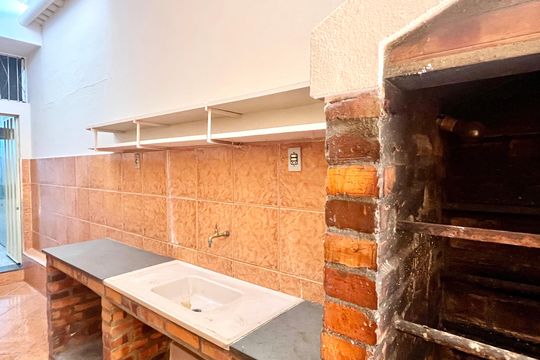 Casa para alugar com 4 quartos, 400m² em Aparecida, Belo Horizonte