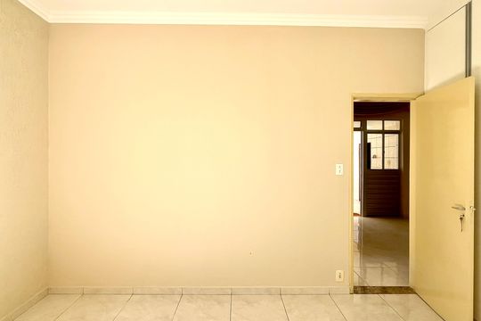 Casa para alugar com 4 quartos, 400m² em Aparecida, Belo Horizonte