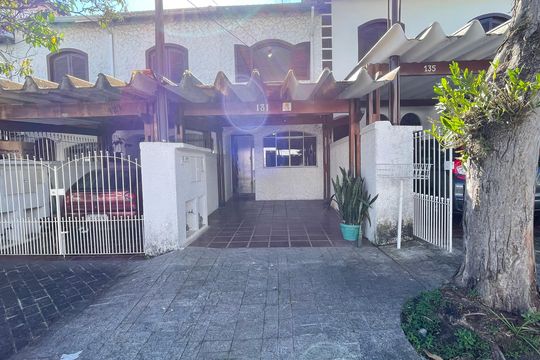 Fachada de casa para alugar com 2 quartos, 100m² em Jardim Alvorada (zona Oeste), São Paulo