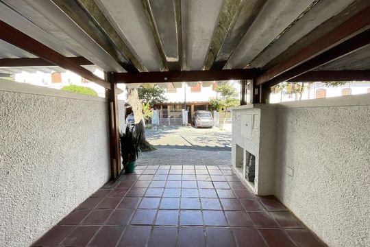 Garagem de casa para alugar com 2 quartos, 100m² em Jardim Alvorada (zona Oeste), São Paulo