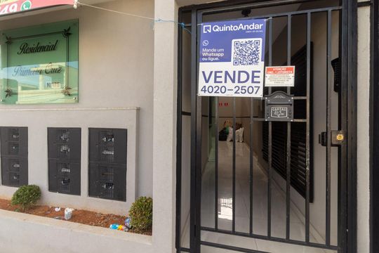 Placa instalada de apartamento à venda com 1 quarto, 30m² em Parque Independência, São Paulo