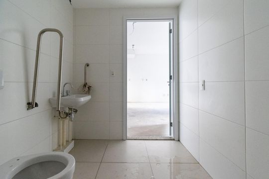 Banheiro  de apartamento à venda com 1 quarto, 75m² em Vila Guarani (zona Sul), São Paulo