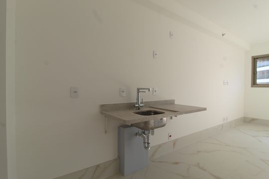 Cozinha de kitnet/studio à venda com 1 quarto, 30m² em Indianópolis, São Paulo