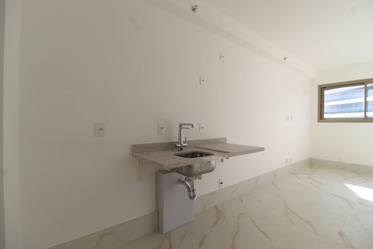 Cozinha de kitnet/studio à venda com 1 quarto, 30m² em Indianópolis, São Paulo