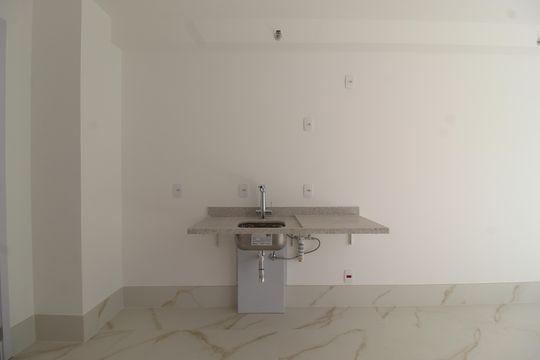 Cozinha de kitnet/studio à venda com 1 quarto, 30m² em Indianópolis, São Paulo