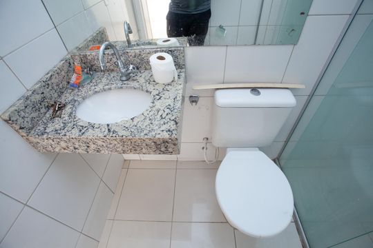 Banheiro da Suíte de apartamento à venda com 3 quartos, 58m² em Kennedy, Contagem
