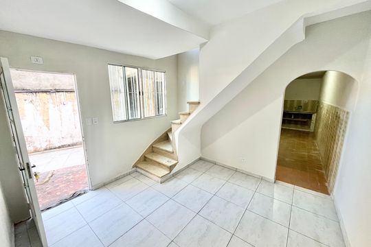 Casa para alugar com 3 quartos, 90m² em Vila Bancaria Munhoz, São Paulo