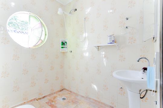 Banheiro Social de casa para alugar com 4 quartos, 200m² em Jardim Santa Clara, Guarulhos