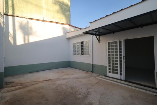 Quintal  de casa para alugar com 2 quartos, 100m² em Vila Elisa, Ribeirão Preto