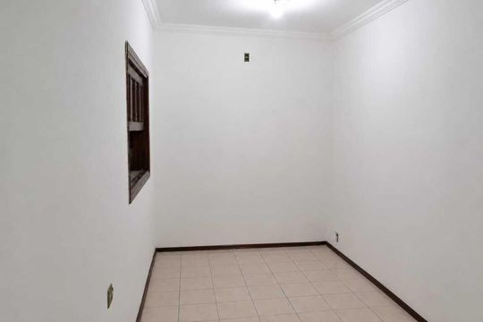 Quarto de casa de condomínio para alugar com 2 quartos, 800m² em Chácaras Alpina, Valinhos