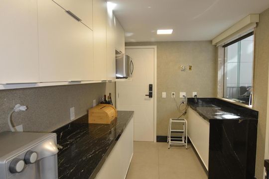 Cozinha de apartamento à venda com 3 quartos, 215m² em Vila Valqueire, Rio de Janeiro