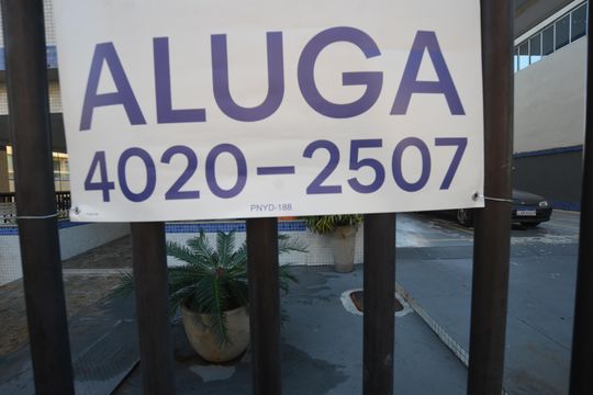 Placa Instalada de apartamento à venda com 3 quartos, 215m² em Vila Valqueire, Rio de Janeiro