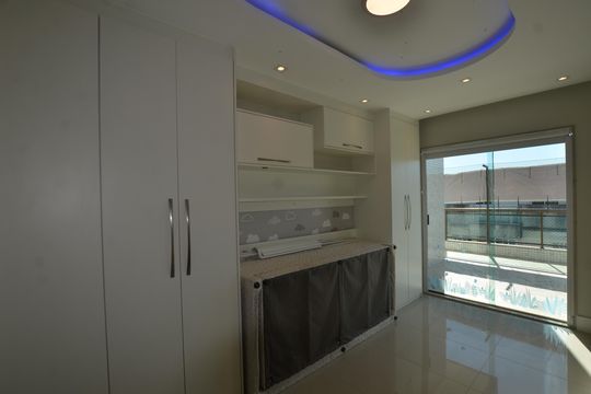 Quarto 3 de apartamento à venda com 3 quartos, 215m² em Vila Valqueire, Rio de Janeiro