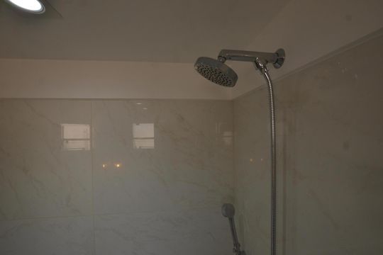 Banheiro da Suíte de apartamento à venda com 3 quartos, 215m² em Vila Valqueire, Rio de Janeiro
