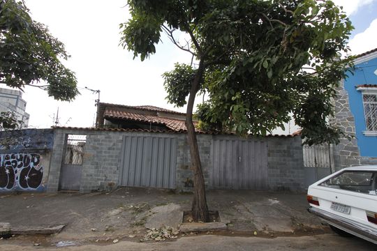 Fachada de casa para alugar com 3 quartos, 120m² em Carlos Prates, Belo Horizonte