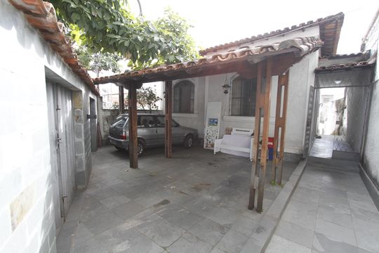 Área externa de casa para alugar com 3 quartos, 120m² em Carlos Prates, Belo Horizonte
