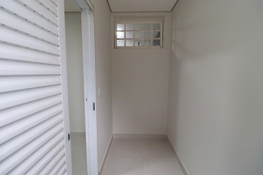 Varanda quarto 2 de casa para alugar com 2 quartos, 100m² em Vila Elisa, Ribeirão Preto