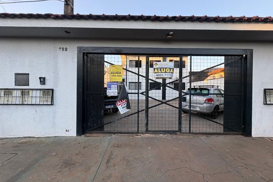 Fachada de apartamento para alugar com 2 quartos, 70m² em Vila Tiberio, Ribeirão Preto