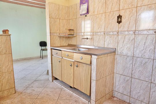 Cozinha de casa à venda com 3 quartos, 400m² em Sagrada Família, Belo Horizonte
