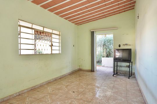 Sala  de casa à venda com 3 quartos, 400m² em Sagrada Família, Belo Horizonte