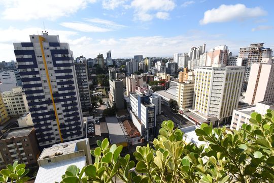 Sacada de apartamento à venda com 3 quartos, 137m² em Centro, Curitiba