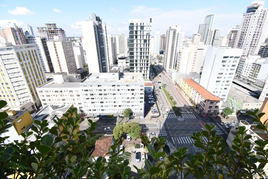 Sacada de apartamento à venda com 2 quartos, 95m² em Centro, Curitiba