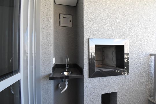 Sacada de apartamento à venda com 2 quartos, 95m² em Centro, Curitiba
