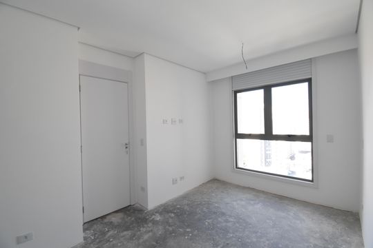 Suíte de apartamento à venda com 2 quartos, 95m² em Centro, Curitiba