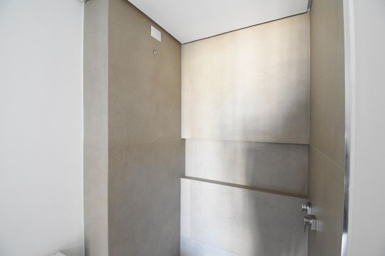 Banheiro 2 de apartamento à venda com 2 quartos, 95m² em Centro, Curitiba