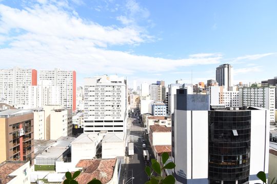 Sacada de apartamento à venda com 2 quartos, 147m² em Centro, Curitiba