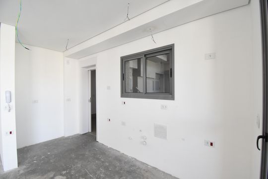 Sala e cozinha de apartamento à venda com 2 quartos, 147m² em Centro, Curitiba