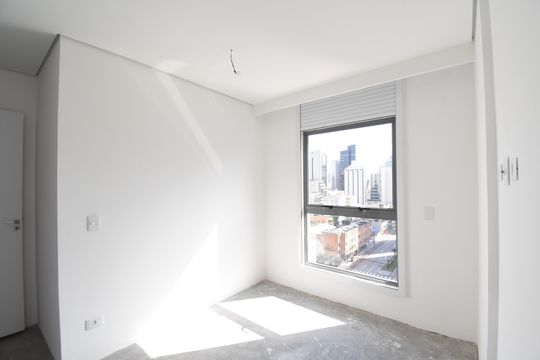 Suíte de apartamento à venda com 2 quartos, 147m² em Centro, Curitiba