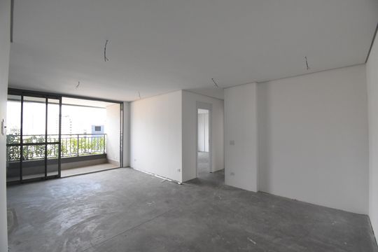 Sala e cozinha de apartamento à venda com 2 quartos, 147m² em Centro, Curitiba
