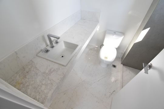 Banheiro da Suíte de apartamento à venda com 3 quartos, 137m² em Centro, Curitiba