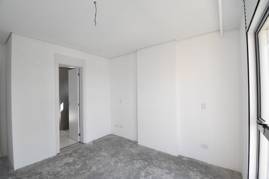 Suíte de apartamento à venda com 3 quartos, 137m² em Centro, Curitiba