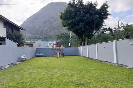 Área comum de casa de condomínio para alugar com 3 quartos, 145m² em Vargem Pequena, Rio de Janeiro