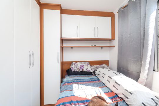 Quarto 1 de apartamento à venda com 2 quartos, 45m² em Jardim Itapemirim, São Paulo