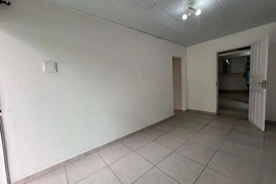 Sala de casa para alugar com 4 quartos, 160m² em Barreiros, São José