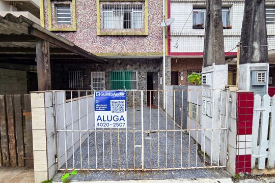 Fachada de casa para alugar com 1 quarto, 50m² em Vila Caiçara, Praia Grande
