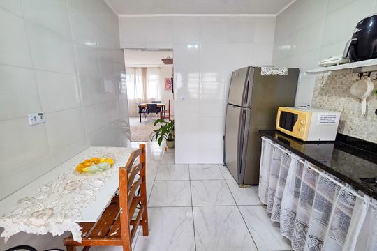 Cozinha de casa para alugar com 1 quarto, 50m² em Vila Caiçara, Praia Grande