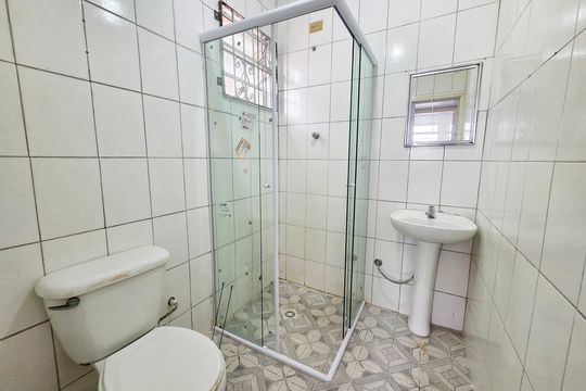Banheiro 2 de casa para alugar com 1 quarto, 50m² em Vila Caiçara, Praia Grande