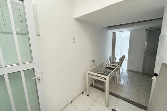 Cozinha de kitnet/studio para alugar com 1 quarto, 28m² em Cascadura, Rio de Janeiro
